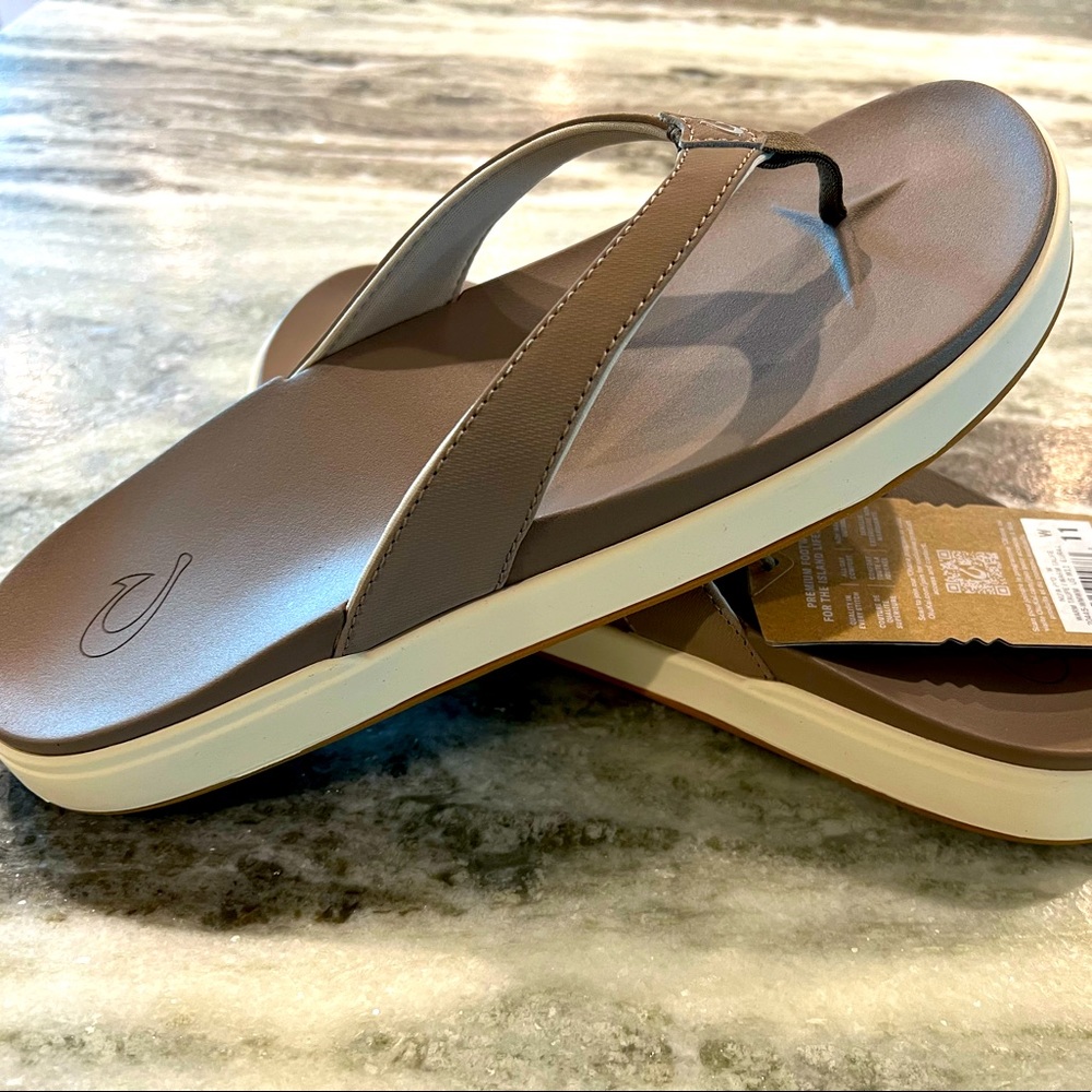 NWT OluKai Nu’a Pi’o Women’s Sandals
